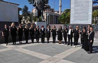 Eskişehirli kadın muhtarlar bir araya gelerek "Kadına...