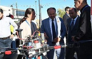 ETÜ kulüp tanıtım festivali ile yeni akademik...