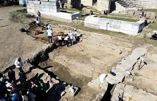 Fabrika çalışanları bu sefer tarih mesaisinde