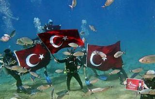 Fethiye’de Cumhuriyet Bayramı’nı deniz dibinde...
