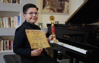Gaziantepli 12 yaşındaki Hamit, piyanoda dünya...
