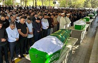 Gaziantep’te 6 tabut yan yana dizildi, göz yaşları...