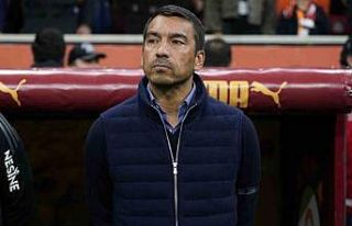 Giovanni van Bronckhorst’tan tek değişiklik