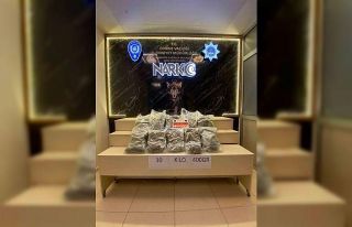 Gişelerde durdurulan tırda 10 kilo 400 gram skunk...