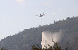 Gökova Körfezi’ndeki yangını söndürme çalışmaları...