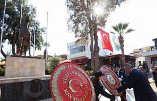 Güzelbahçe’de Ata’nın huzuruna çelenk sunuldu