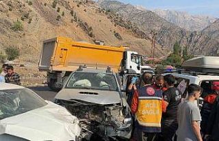 Hakkari-Çukurca kara yolunda kaza: 7 yaralı