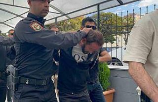 Husumetlisini sokak ortasında pompalı tüfekle öldüren...