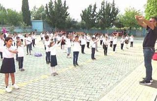 İlkokul öğrencileri, 2 yıldır güne sporla başlıyor