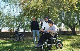 İyilik Ailesi’nden Muşlu Betül’e akülü sandalye...