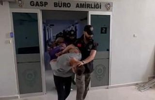 İzmir’de sahte polis çetesine operasyon: 7 tutuklama