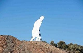 İzmir’i selamlayan Atatürk silüeti güçlendirildi