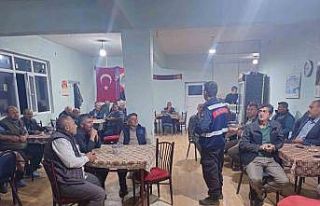 Jandarma ekipleri vatandaşları çeşitli konularda...