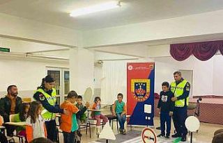 Jandarmadan ilk ve ortaokul öğrencilerine trafik...