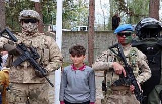 Jandarmadan öğrencilere teorik ve pratik bilgilendirme