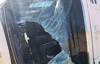 Japon tur otobüsü kazasında yaralanan 84 yaşındaki...