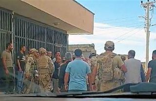 Kaçak kontrolü yapan ekipler canlarını zor kurtardı