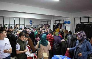 Kahramanmaraş’ta giyim mağazası açılışında...