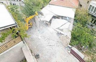 Kapadokya’da kaçak yapıların yıkımı sürüyor