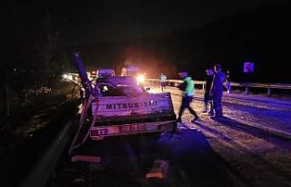 Karabük’te otomobil kamyonetle çarpıştı: 5...