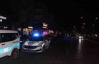 Kayseri’de 3 araca çarpan lüks otomobil alev aldı:...