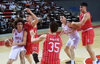 Kepez basketbol takımı, geriye düştüğü maçı...