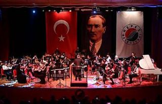 Kepez’in senfoni orkestrasından Cumhuriyet’in...