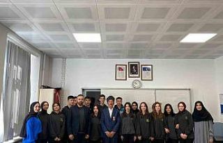 Kıbrıs Gazisi Kansoy öğrencilerle bir araya gelerek...
