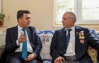 Kıbrıs Gazisi Mustafa Demirbaş’a anlamlı ziyaret