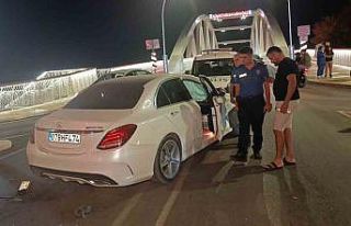 Kırmızı ışık ihlali kaza yaptırdı