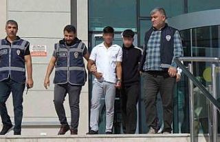 Kız kaçırma planıyla taksiyi gasp eden iki genç...