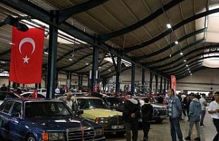 Klasik araç tutkunları İnegöl’de buluştu