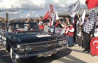 Klasik otomobiller bu kez lösemi farkındalığını...