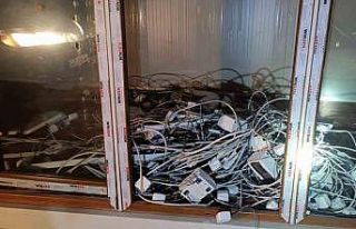 Konteynerlerin elektrik tesisatını çalan hırsız...