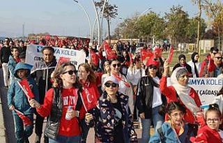 Körfezliler "Cumhuriyet" için yürüdü