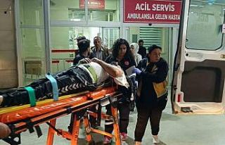 Kozan’da otomobil motosiklete çarptı: 2 ağır...