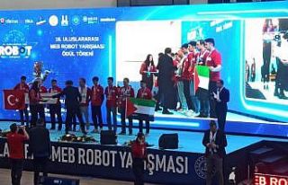 Kütahyalı öğrenci robot yarışmasında dünya...
