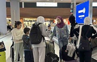 Lübnan’dan tahliye edilenler İstanbul’a getirildi