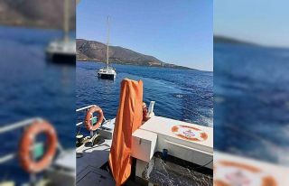 Makine arızası yapan Katamaran tekneyi KIYEM ekipleri...