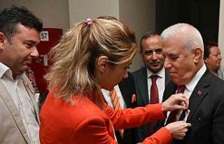 Meme kanserine ‘pembe kurdele’ ile dikkat çekildi