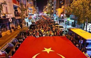 Mersin Erdemli’de binlerce kişi meşaleli bayrak...