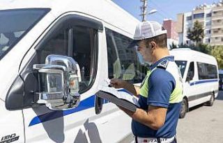 Mersin’de zabıta ekipleri okul servislerini denetliyor