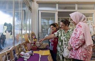 Mersinli kadınlar el emeği göz nuru eserlerini...