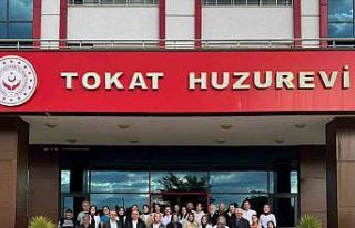 Mobil diş sağlığı projesi huzurevi sakinlerine...