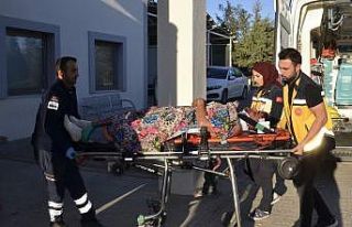 Motosiklet şarampole yuvarlandı: 2 yaralı