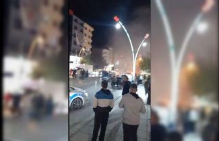 Muş’ta seyir halindeki otomobilin motor kısmı...