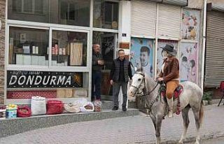 Niğde’nin kadın kovboy muhtarı, atıyla mahalle...