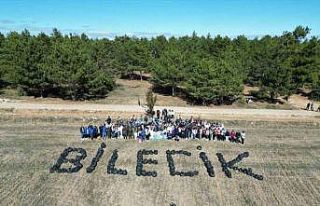 O kadar çöp topladılar ki poşetleriyle ’Bilecik’...