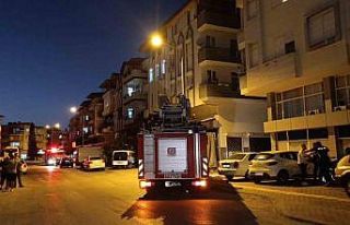 Ocaktaki tencere aspiratörü tutuşturdu, eli yanan...