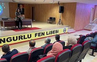 Öğrenci ve velilere madde bağımlılığı eğitimi...